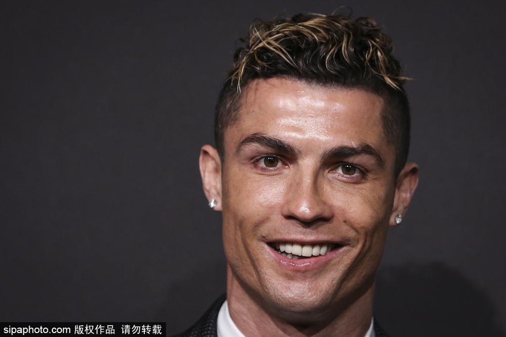 意甲半场：贝内德扎克点射破僵，比萨暂0-1帕尔马