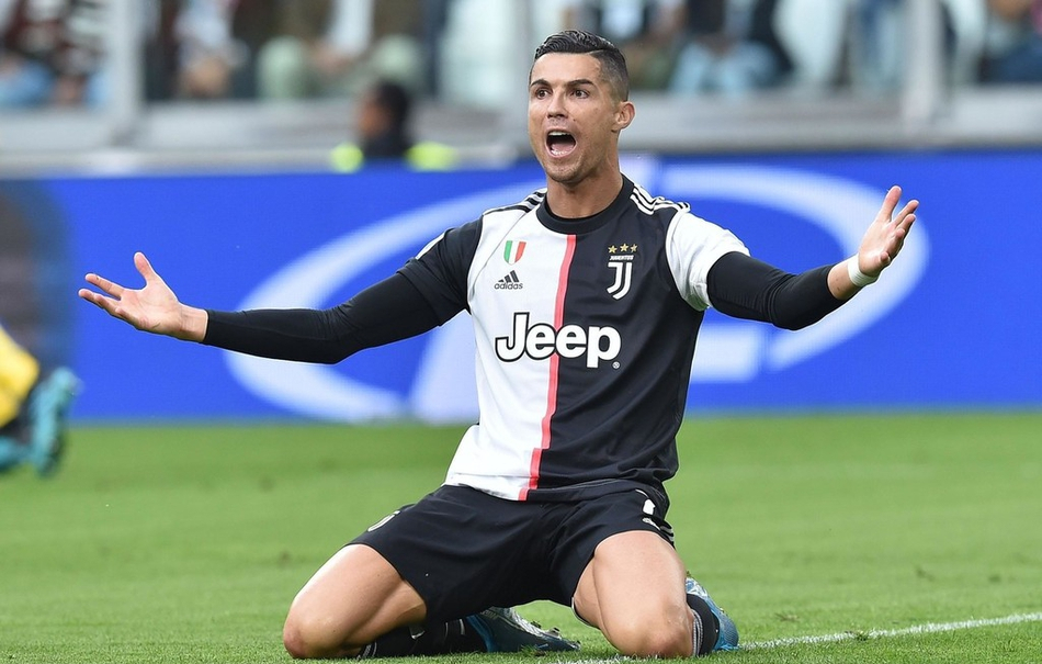 曼城大胜桑德兰，积分榜差距缩小