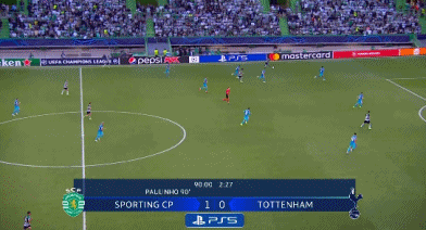 残特奥会选手与领跑员携手冲线夺冠