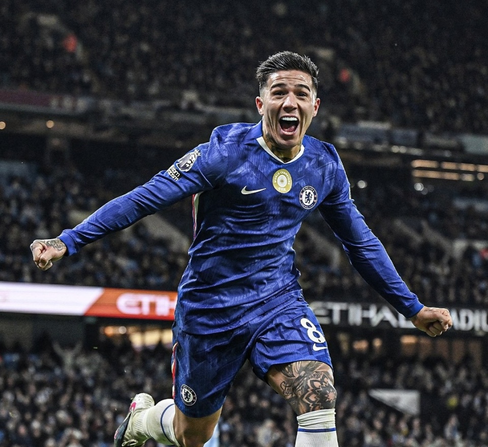 足球欧冠决赛将首次引入AI裁判辅助系统