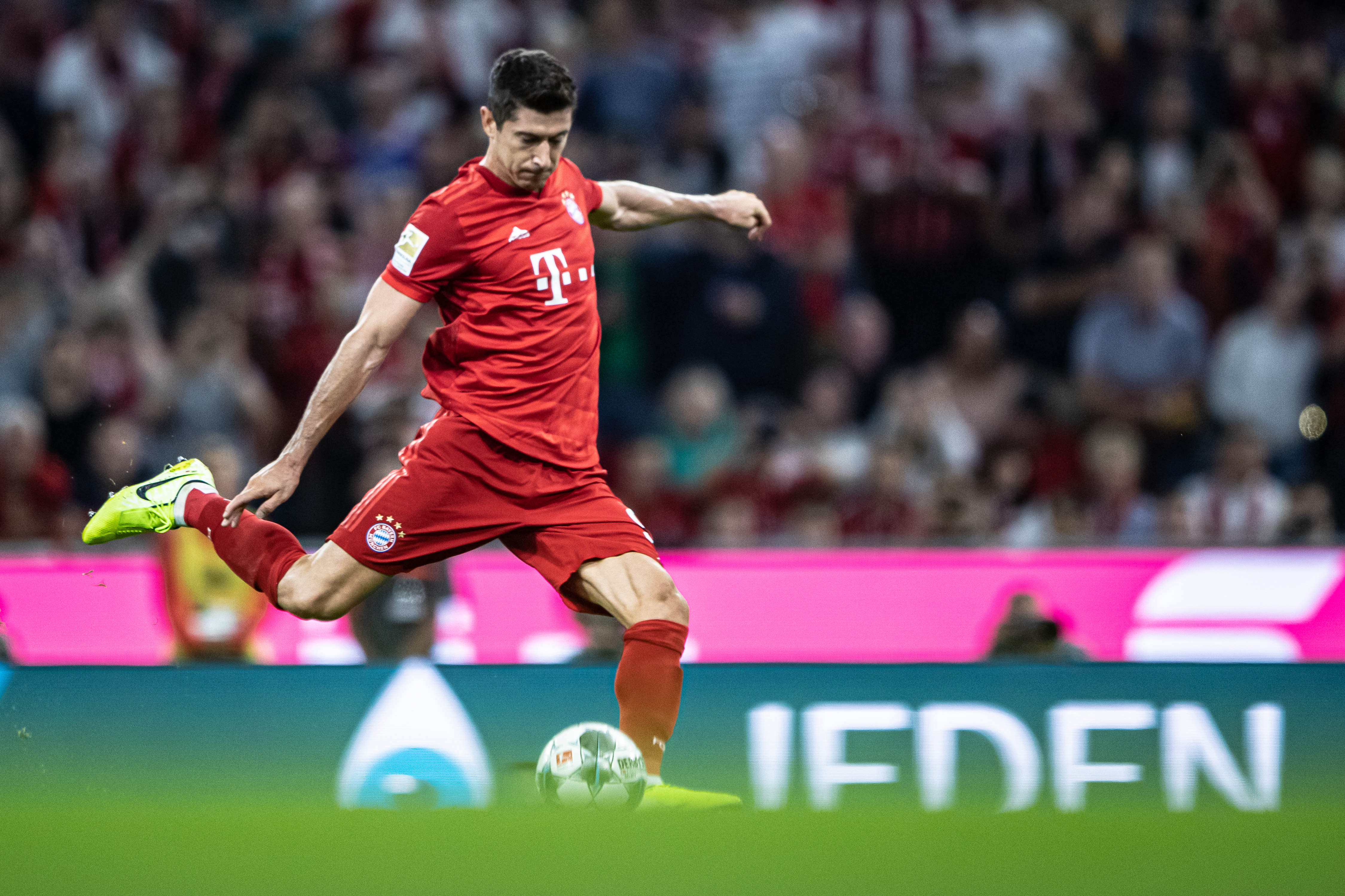 梅西领衔迈阿密国际冲击MLS冠军！温哥华白帽决赛遭遇强敌