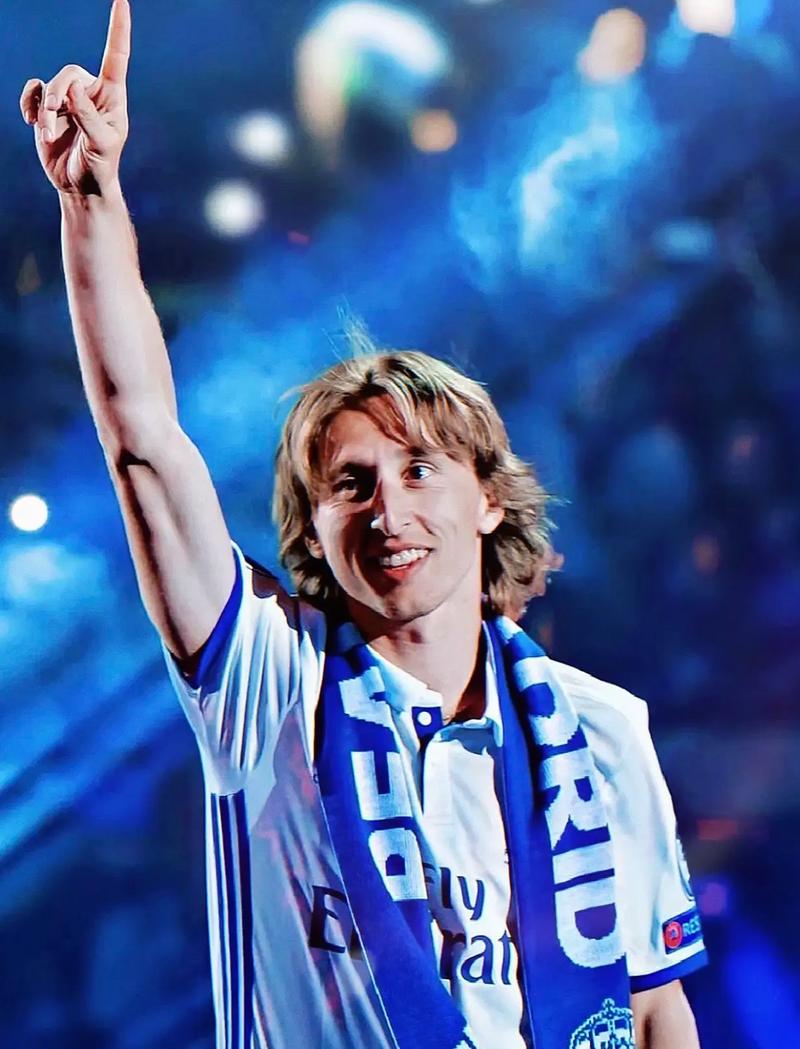 意媒：小法以后留在意甲可能性不大，大概率会前往巴萨或曼城